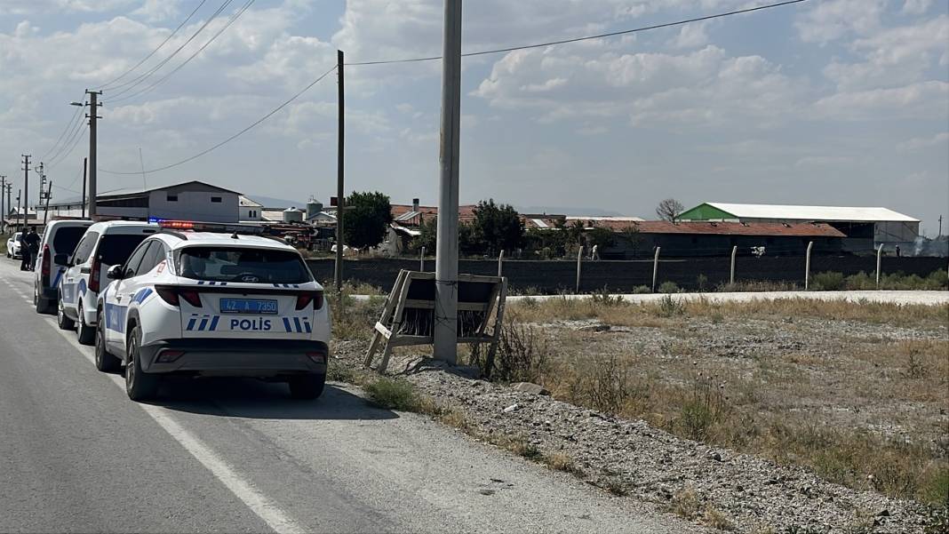 Karatay'da bir besi çiftliğinin  tarlasında yangın çıktı! 3